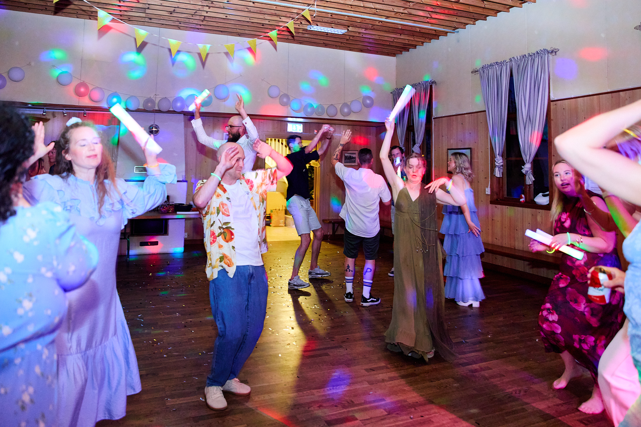 Penguinsatthedisco_Wedding_1_55