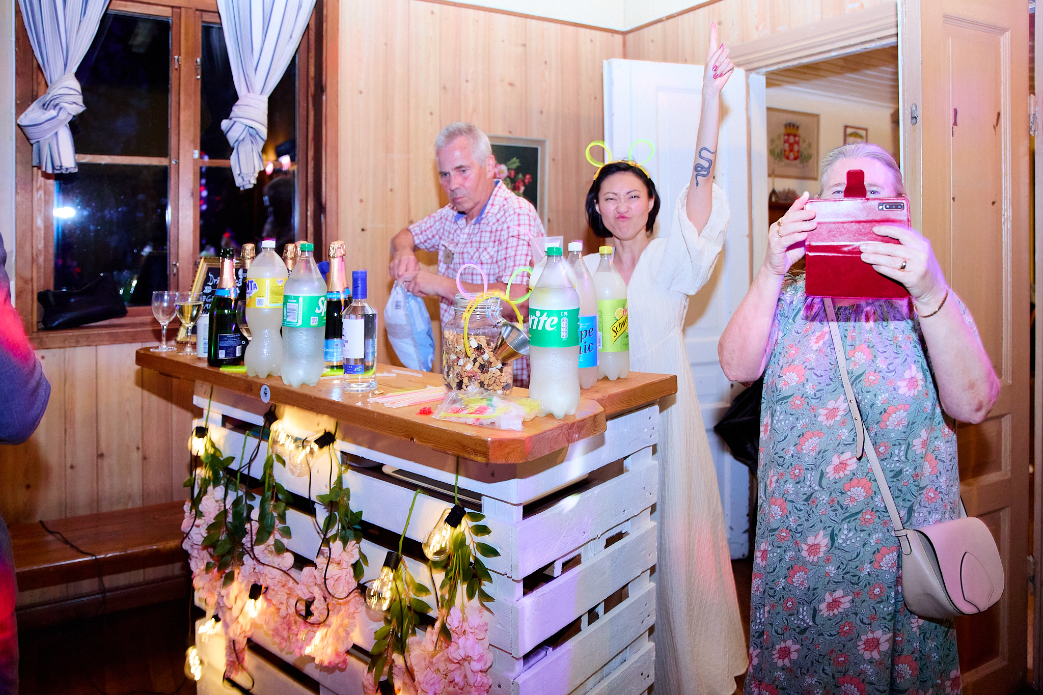 Penguinsatthedisco_Wedding_1_56